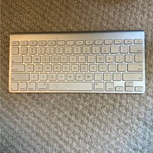 Apple Wireless Keyboard